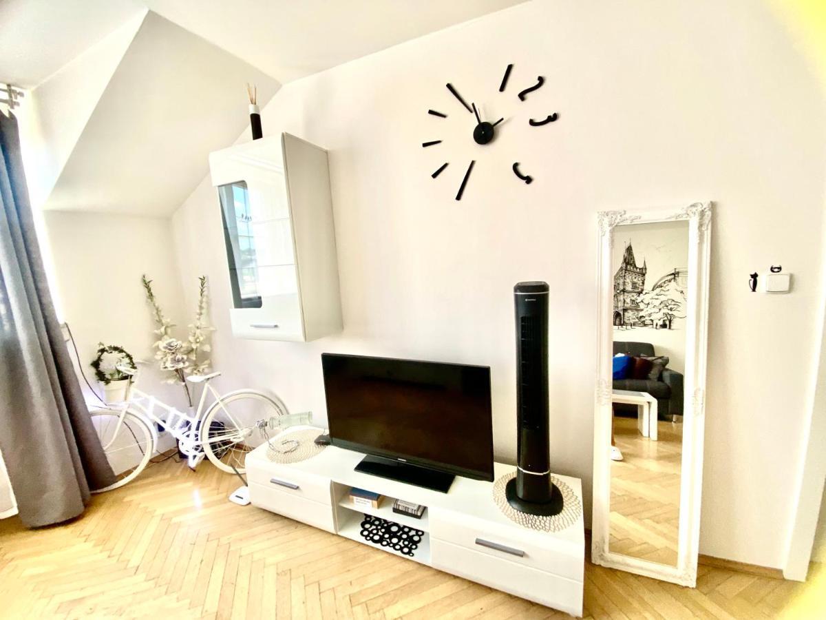Fantastic Apartment In The City Center Prag Eksteriør billede