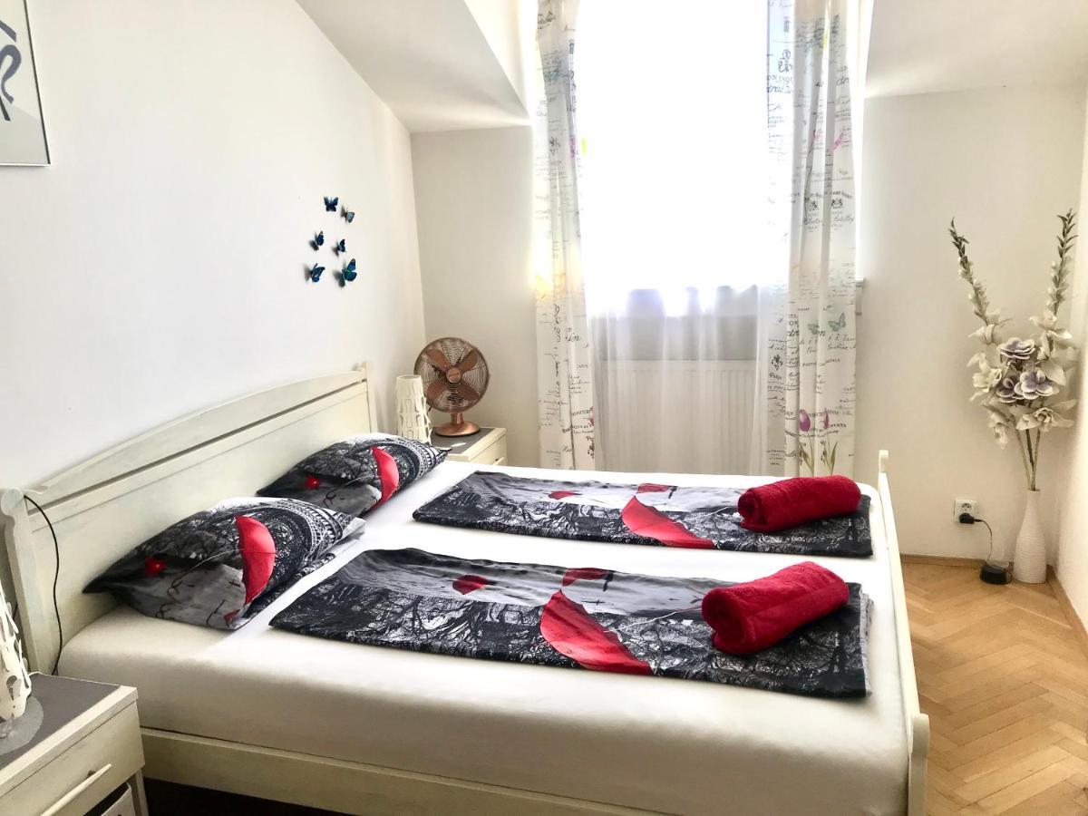 Fantastic Apartment In The City Center Prag Eksteriør billede